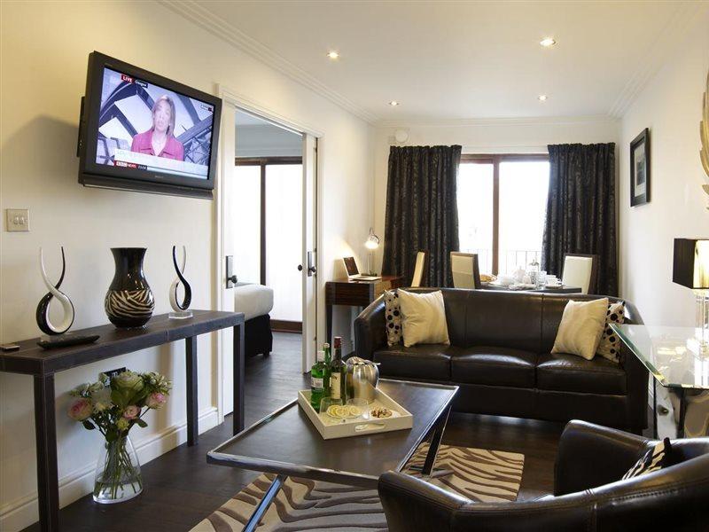 צ'לטנהם Strozzi Palace Suites By Mansley מראה חיצוני תמונה