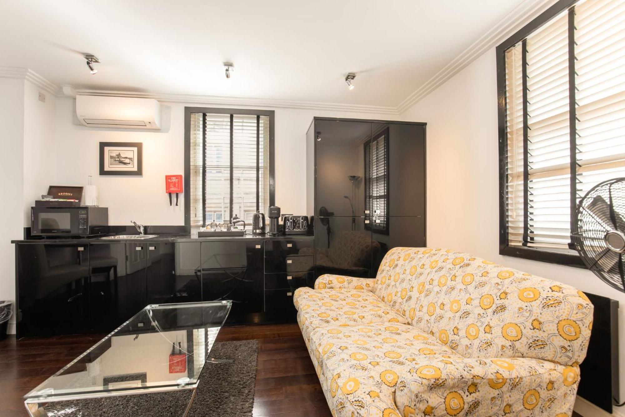 צ'לטנהם Strozzi Palace Suites By Mansley מראה חיצוני תמונה