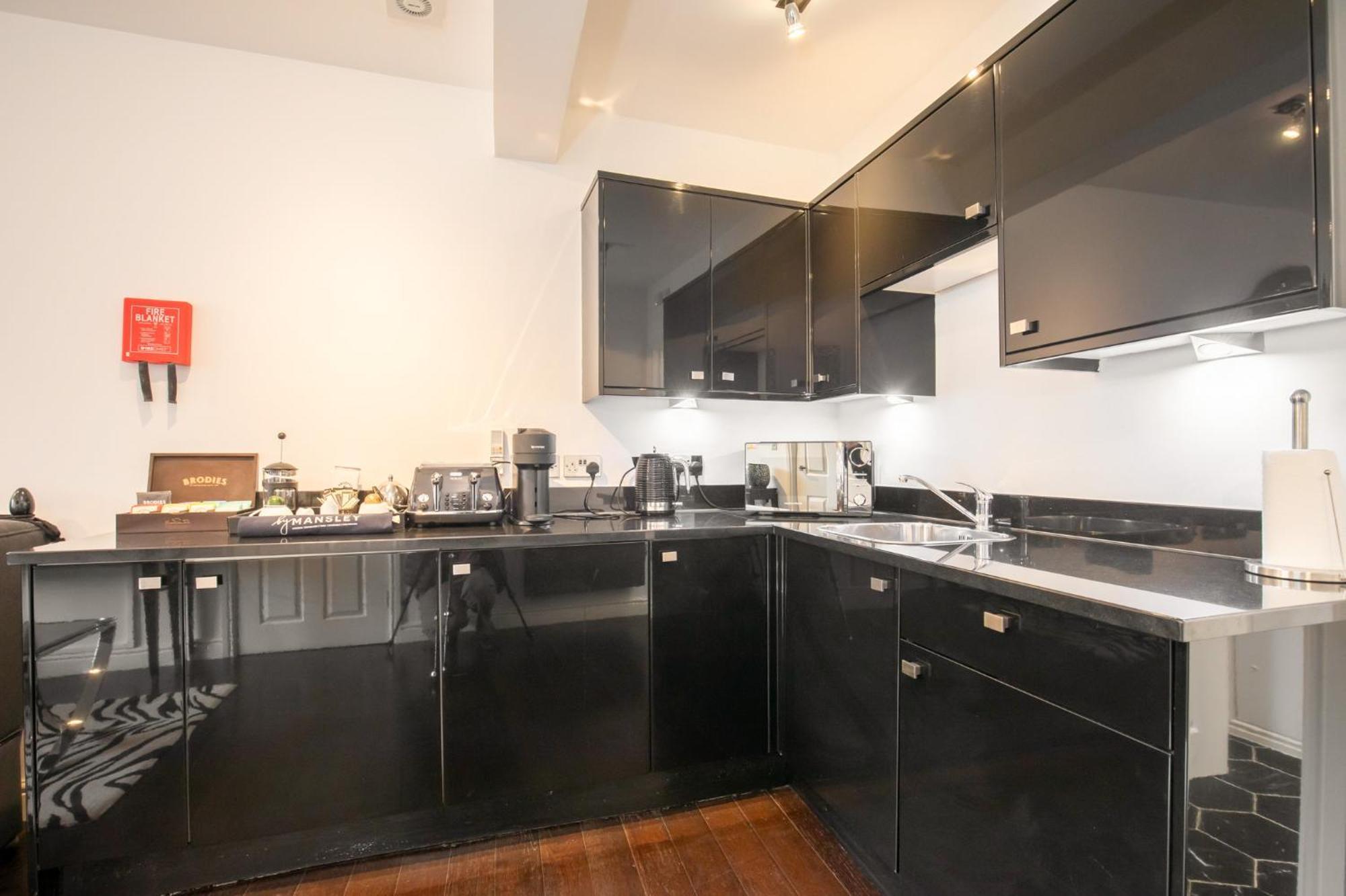 צ'לטנהם Strozzi Palace Suites By Mansley מראה חיצוני תמונה