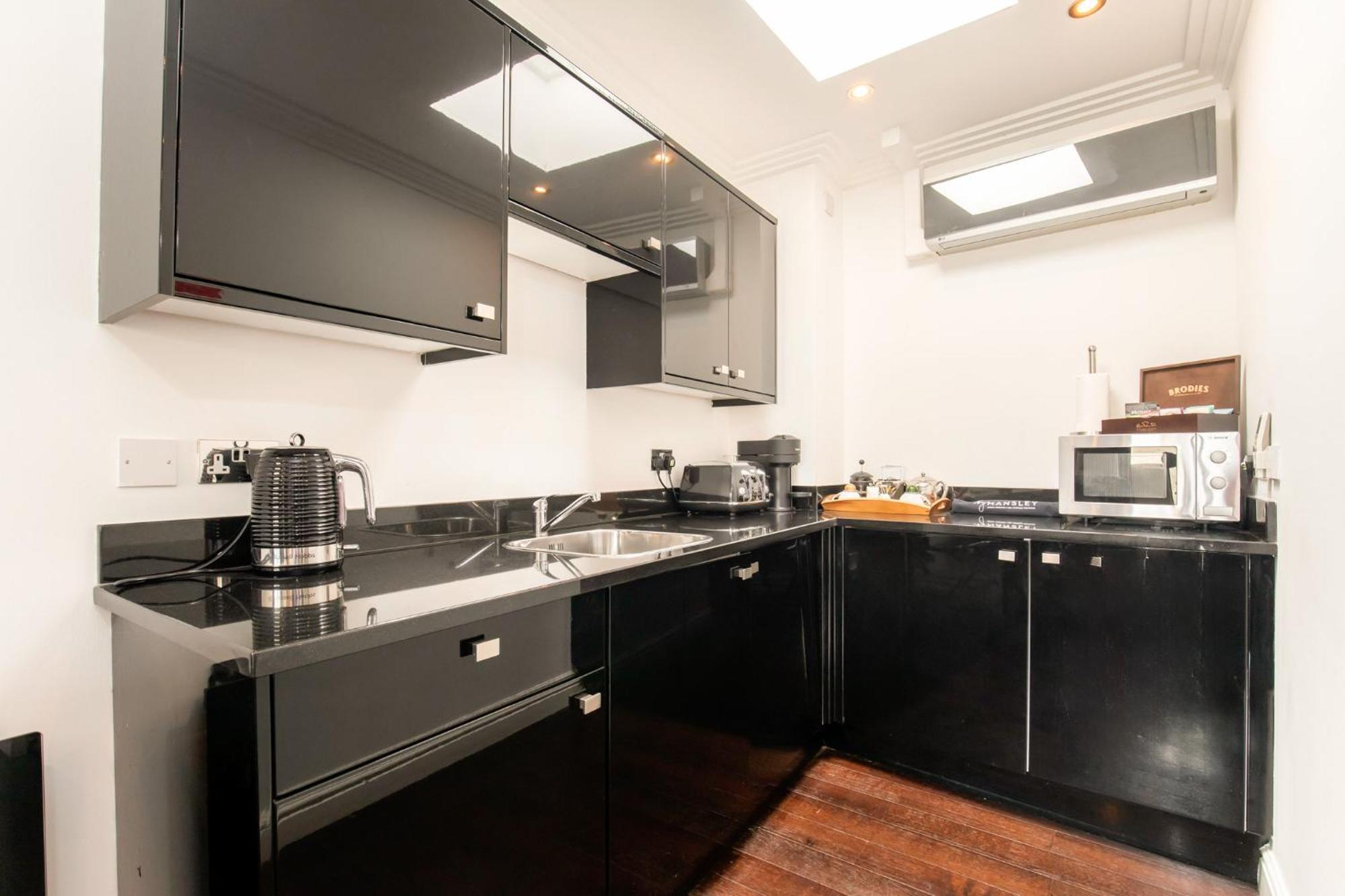 צ'לטנהם Strozzi Palace Suites By Mansley מראה חיצוני תמונה