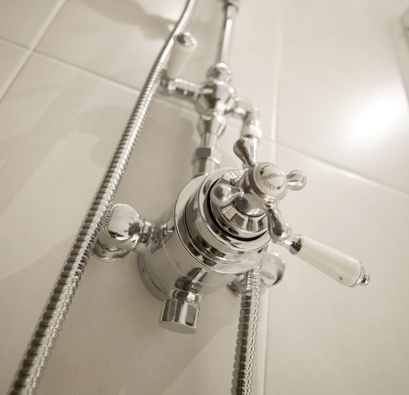 צ'לטנהם Strozzi Palace Suites By Mansley מראה חיצוני תמונה