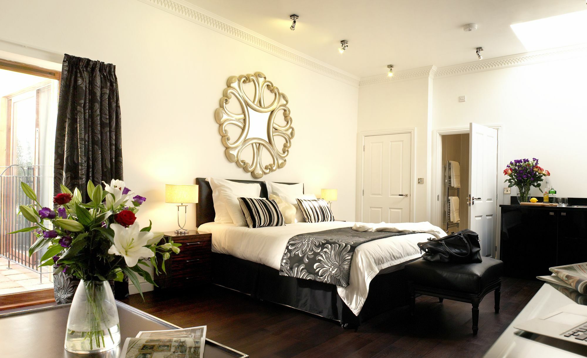 צ'לטנהם Strozzi Palace Suites By Mansley מראה חיצוני תמונה